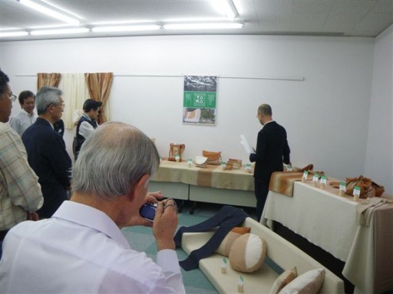 多可ひのき木綿・製品説明会　説明風景