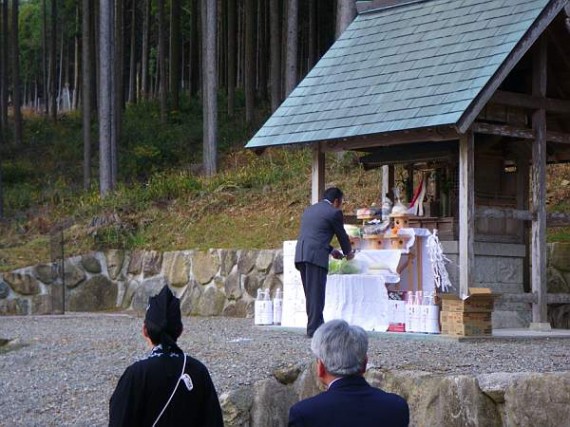 「山の神様」　木材組合長の安全祈願