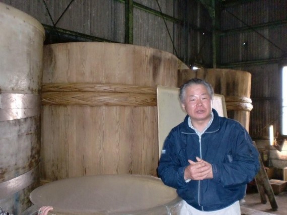 「木の文化」　「近くの醤油屋さんの２００年物の木桶」