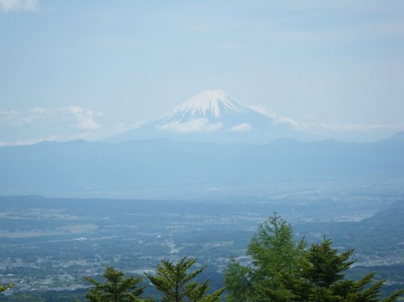 山梨県馬事振興センターから見えた本物の「富士山」