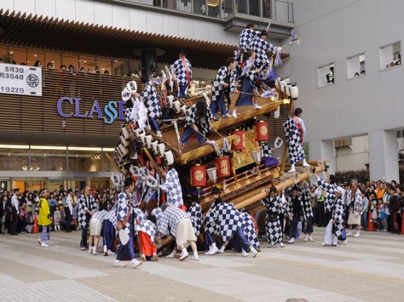 御影だんじり祭り（東明区の「千鳥」）