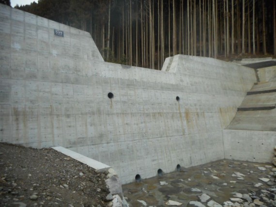 多可町内で建設された「治山ダム」